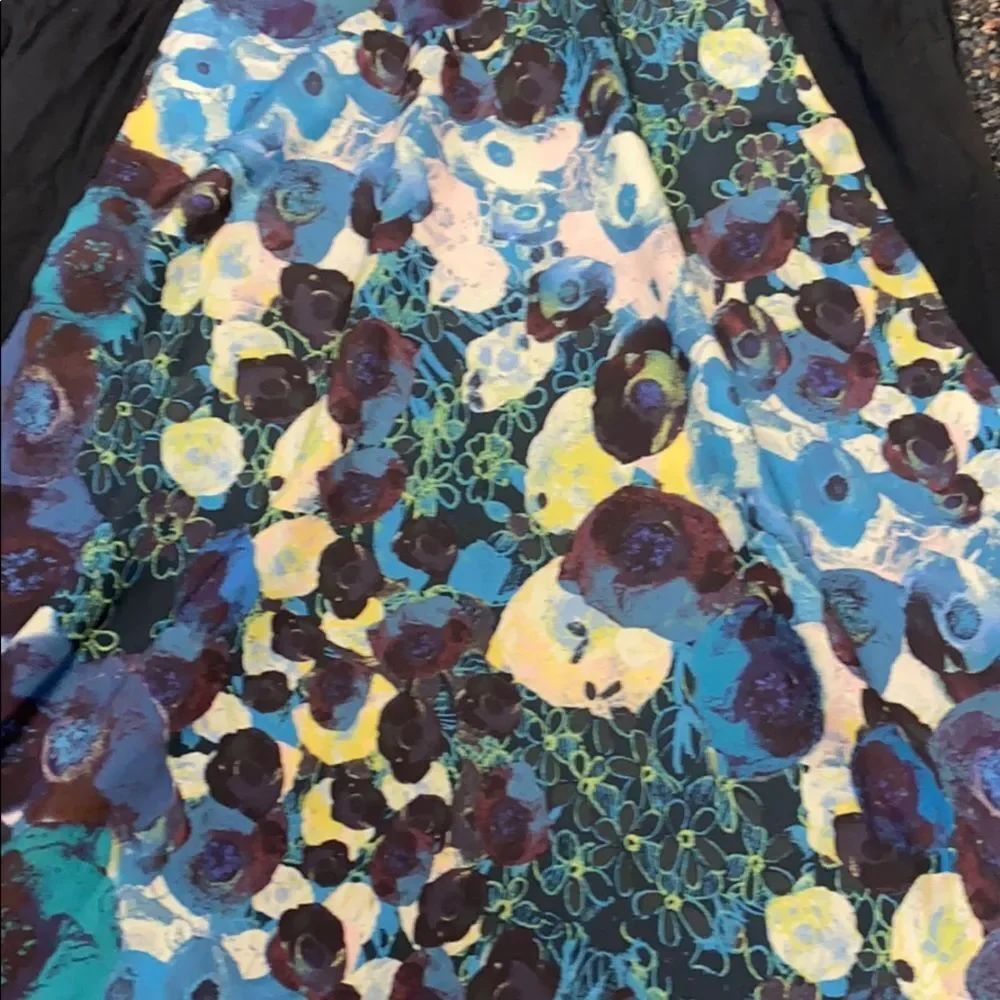 Simply Vera Floral Flowy Sleeveless Top sz. M EUC
